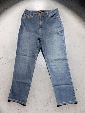 GLORIA VANDERBILT Medium Blue Straight-Leg Jeans.Size 10S/27inseam.